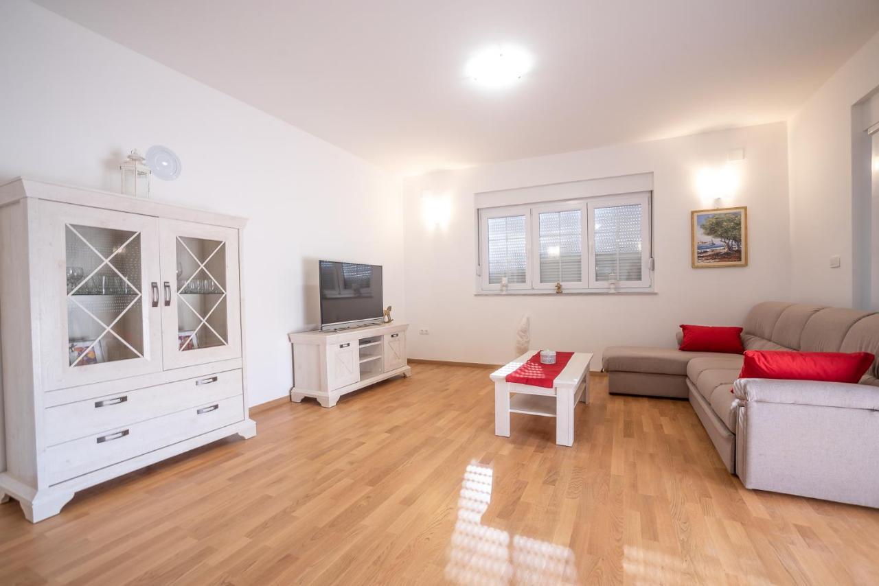 Apartments Sandrina Врси Екстер'єр фото