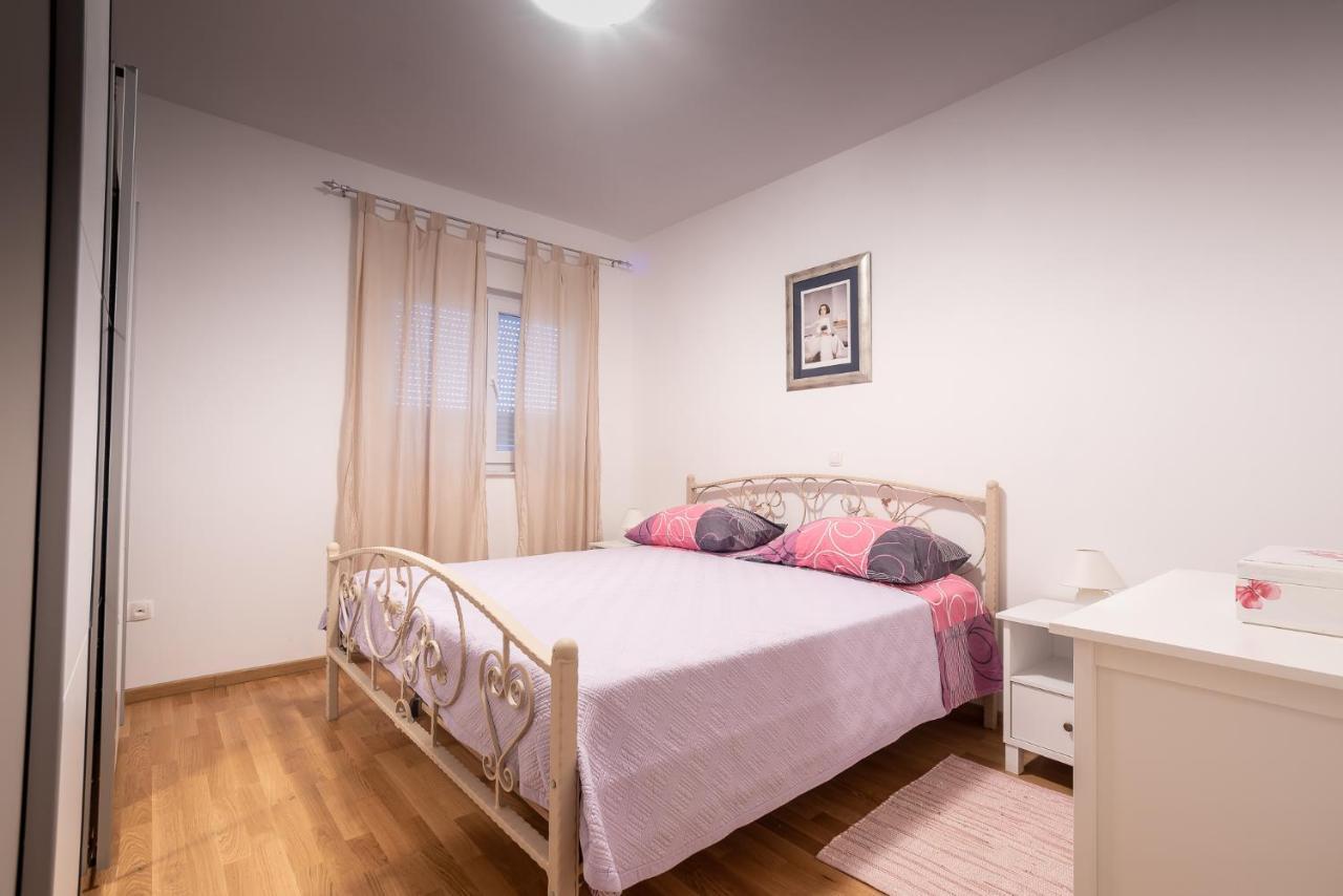 Apartments Sandrina Врси Екстер'єр фото