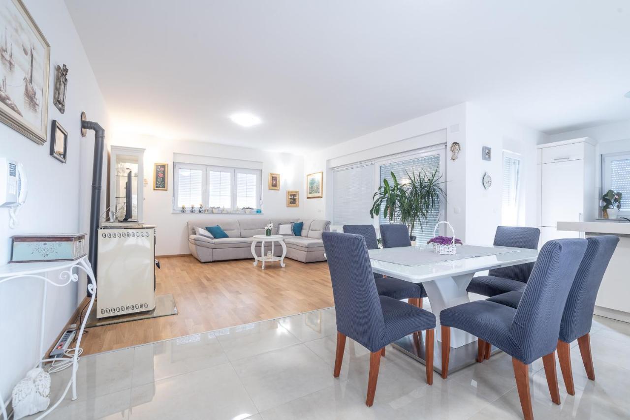 Apartments Sandrina Врси Екстер'єр фото
