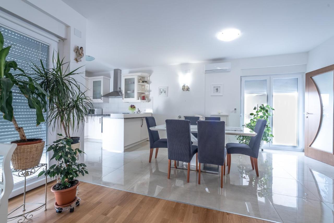 Apartments Sandrina Врси Екстер'єр фото