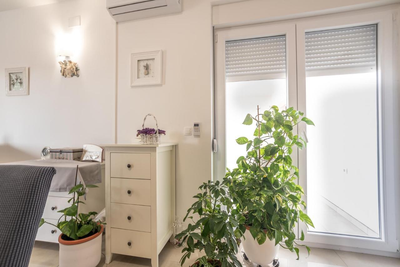 Apartments Sandrina Врси Екстер'єр фото