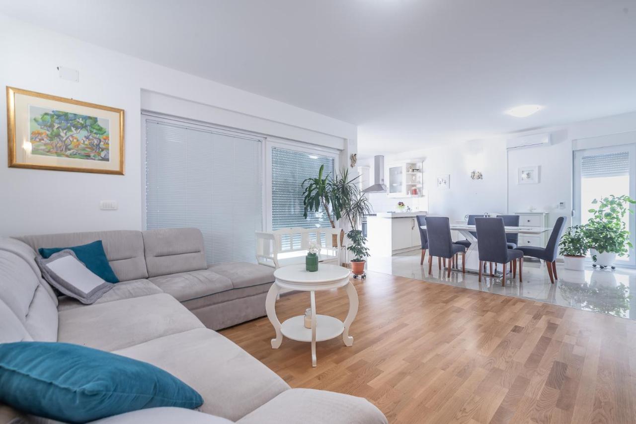 Apartments Sandrina Врси Екстер'єр фото