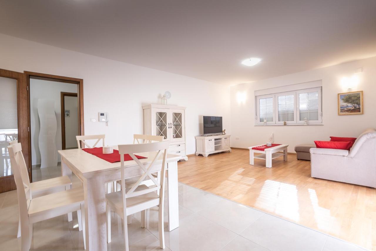 Apartments Sandrina Врси Екстер'єр фото