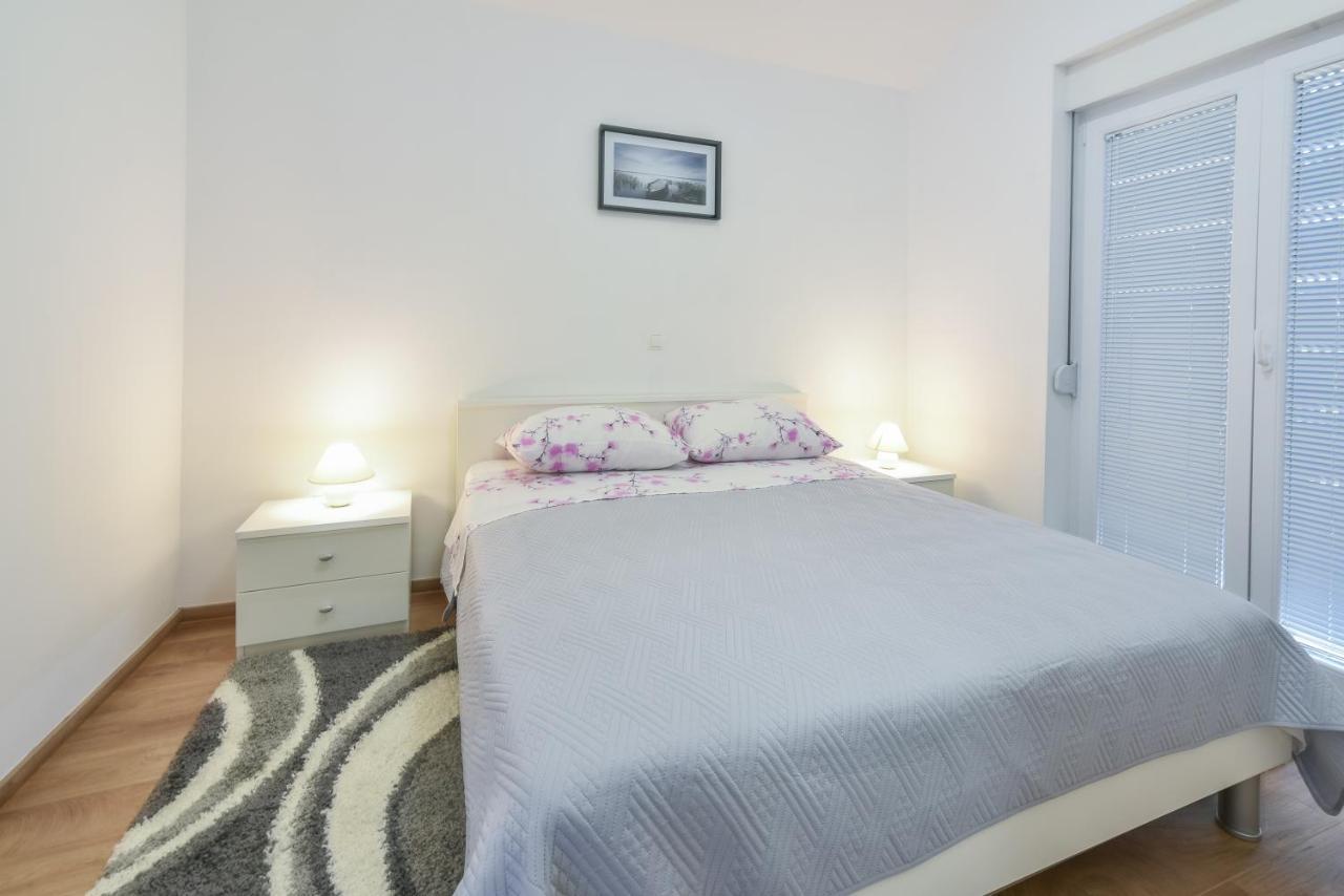 Apartments Sandrina Врси Екстер'єр фото