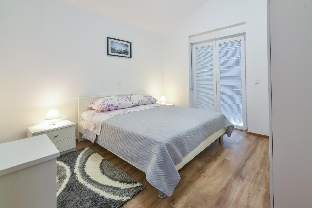 Apartments Sandrina Врси Екстер'єр фото